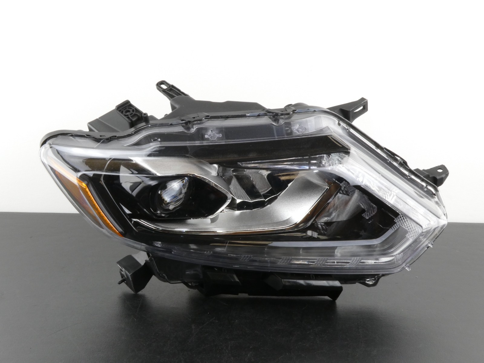 Mint 2014-2016 Nissan Rogue Headlight Right Passenger Side LED Adaptive OEM Mint 2014-2016 Nissan Rogue Headlight Right Passenger Side LED Adaptive OEM