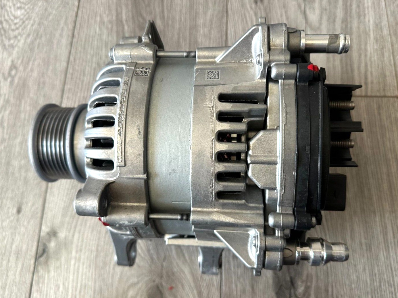 2022 2023 2024 MERCEDES AMG C43 ALTERNATOR GENERATOR, 0009008135, GENUINE OEM 2022 2023 2024 MERCEDES AMG C43 ALTERNATOR GENERATOR, 0009008135, GENUINE OEM