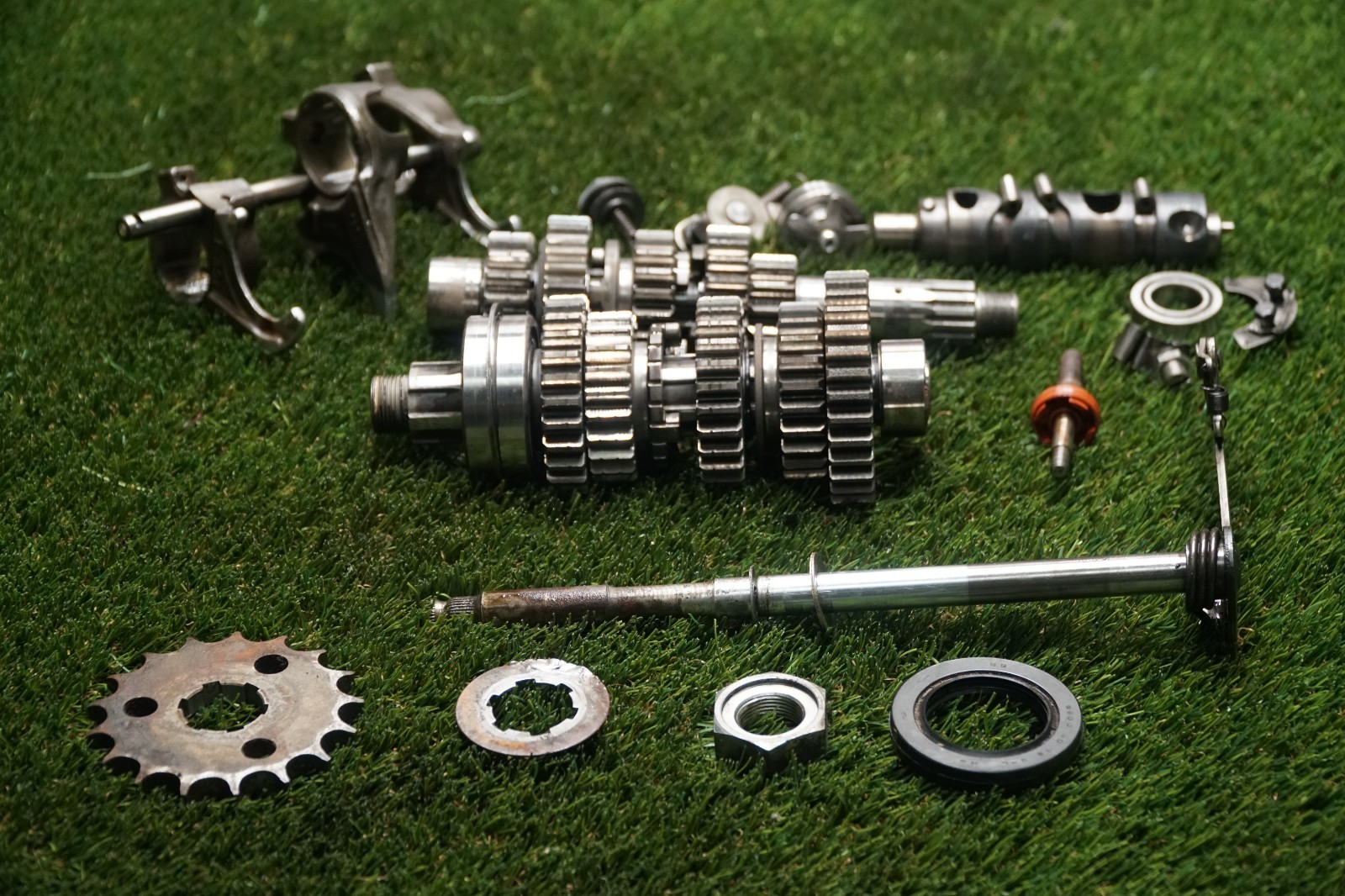 1970-1983 Yamaha XS650 5-Speed Manual Transmission Gearset Shafts Forks 12k 1970-1983 Yamaha XS650 5-Speed Manual Transmission Gearset Shafts Forks 12k