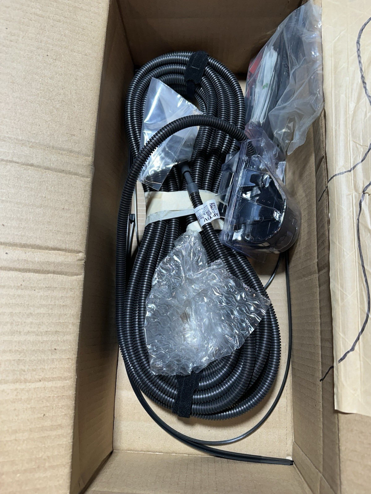 OEM 2019-2023 GMC Chevrolet Cadillac Auxiliary Trailer Camera Kit GM 85004154 OEM 2019-2023 GMC Chevrolet Cadillac Auxiliary Trailer Camera Kit GM 85004154