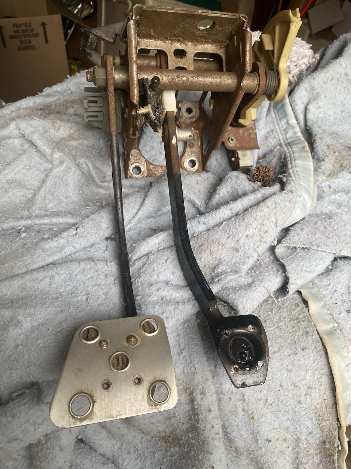 Ford Mustang SVT Cobra Manual Pedal Box 5 Speed Oem 1994-95 Ford Mustang SVT Cobra Manual Pedal Box 5 Speed Oem 1994-95