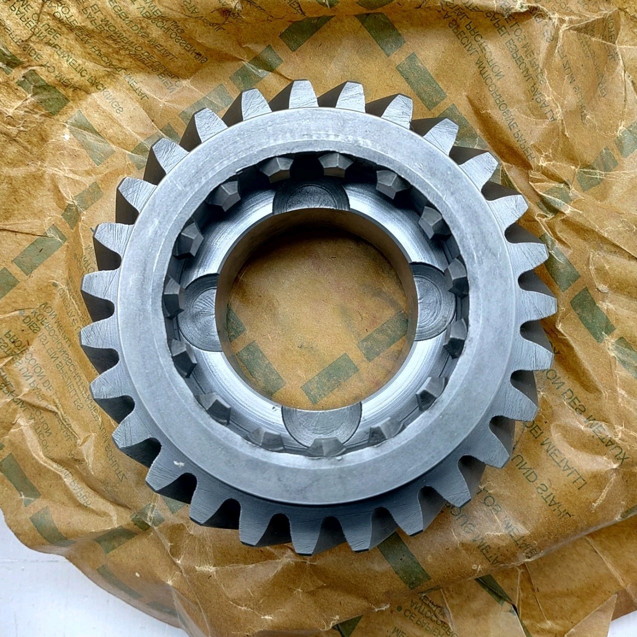 Spicer/Dana manual transmission 4th speed mainshaft gear (part number 53-8-21 Spicer/Dana manual transmission 4th speed mainshaft gear (part number 53-8-21