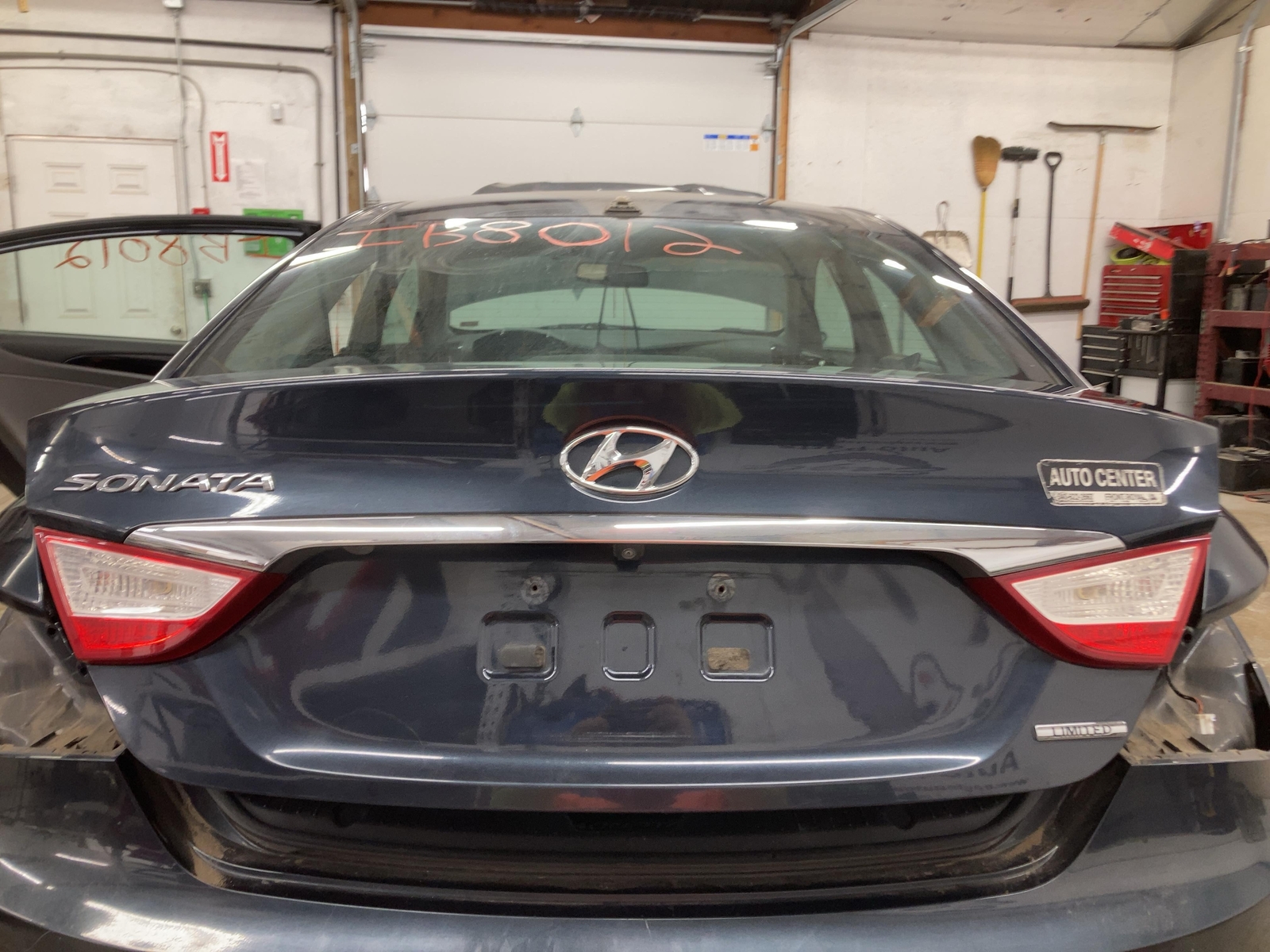 (LOCAL PICKUP ONLY) 11 12 13 14 HYUNDAI SONATA Trunk/decklid/hatch/tailgate (LOCAL PICKUP ONLY) 11 12 13 14 HYUNDAI SONATA Trunk/decklid/hatch/tailgate