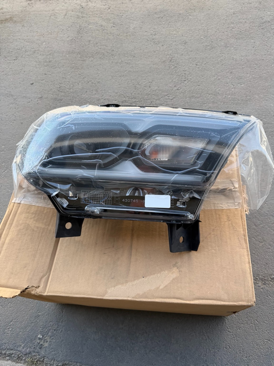 2021-2025 Dodge Durango Right Passenger LED Headlight OEM Mopar 68433778AF