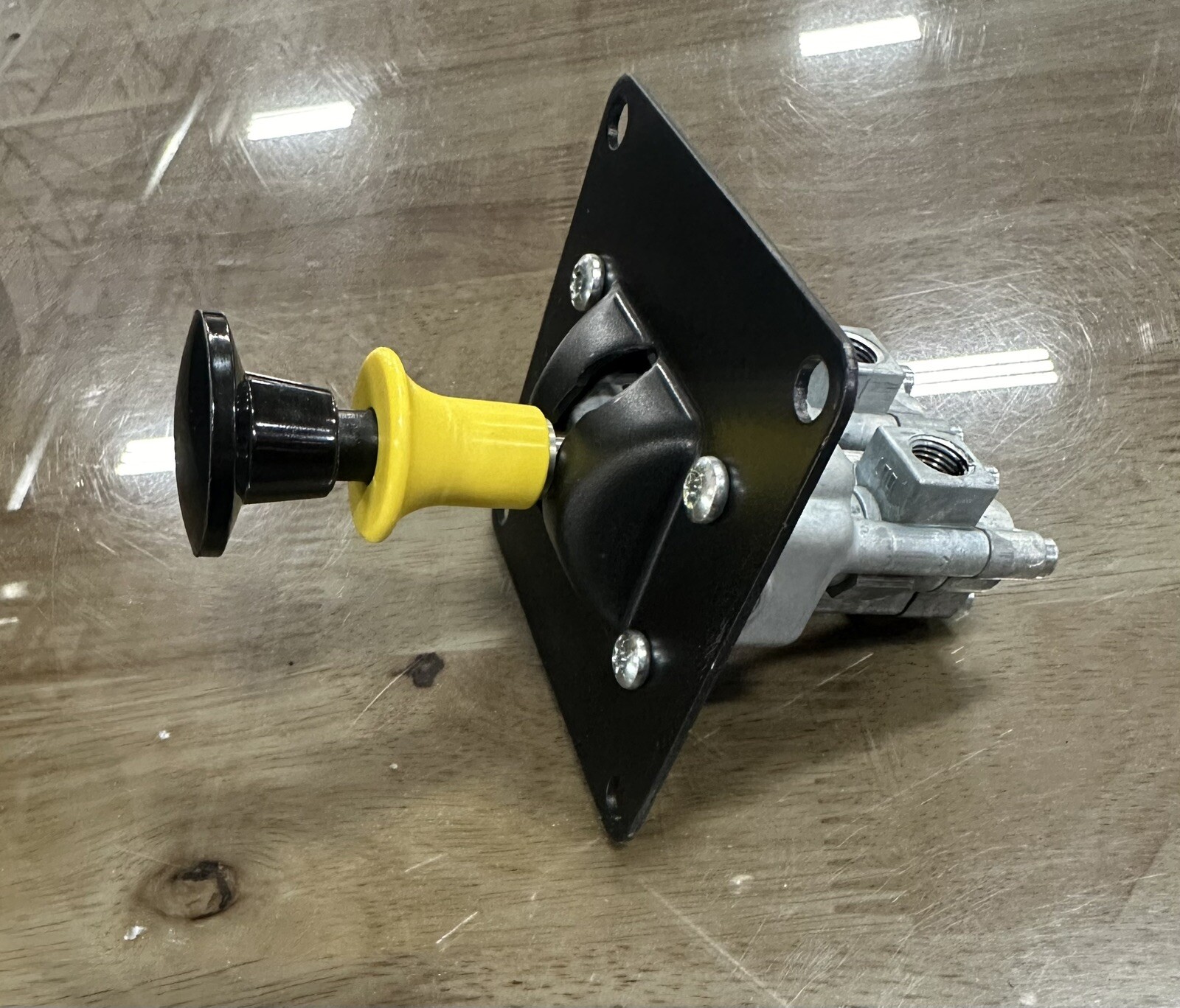  WILLIAMS CONTROLS  PTO Shift VALVE 4 WAY, 3 POSITION 118317 / WM783A  ** NEW**