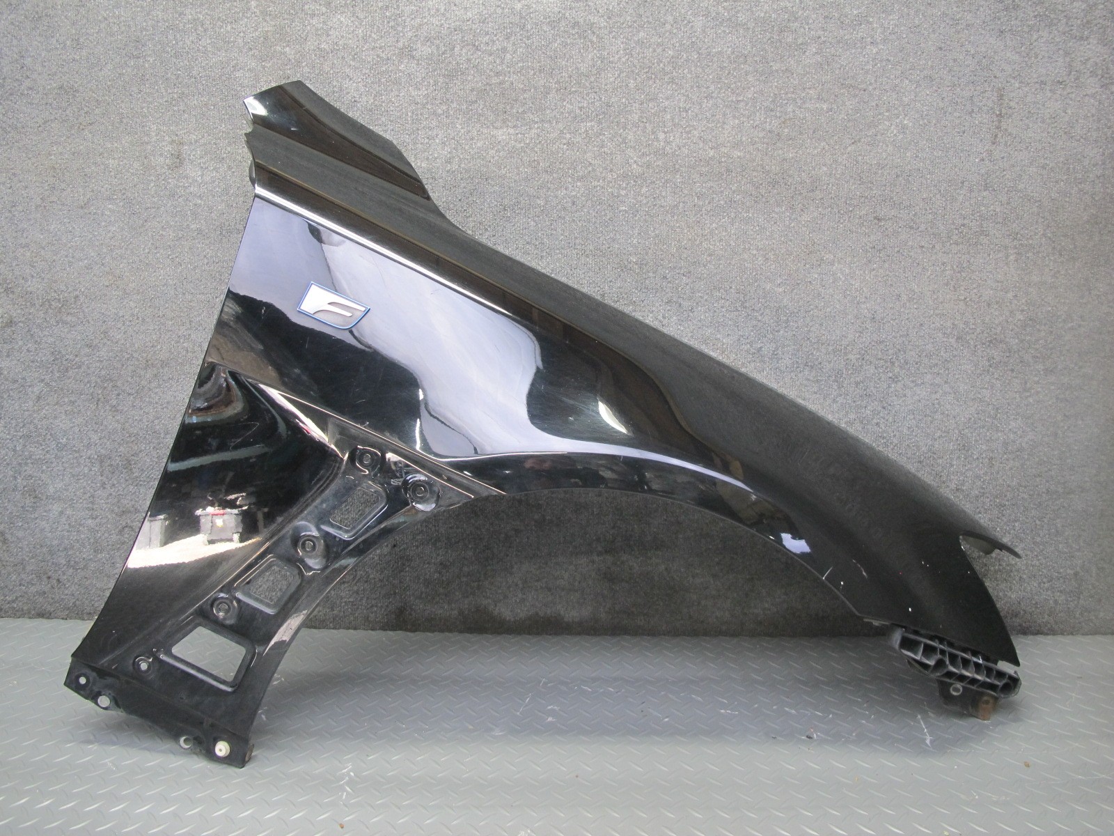 08-14 LEXUS USE20L IS-F FRONT RIGHT FENDER SHELL PANEL COVER OBSIDIAN OEM