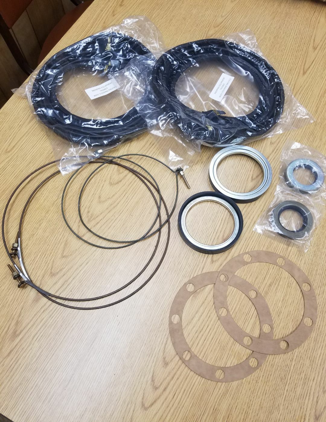 M35A2 FRONT AXLE SEAL & BLACK ZIPPER BOOT KIT HUB 2.5 Ton ROCKWELL M35 Military M35A2 FRONT AXLE SEAL & BLACK ZIPPER BOOT KIT HUB 2.5 Ton ROCKWELL M35 Military