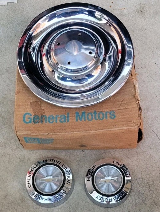 NOS GM 1967 Corvette Camaro Impala Chevelle Rally Wheel Center Cap 3901712 NOS GM 1967 Corvette Camaro Impala Chevelle Rally Wheel Center Cap 3901712