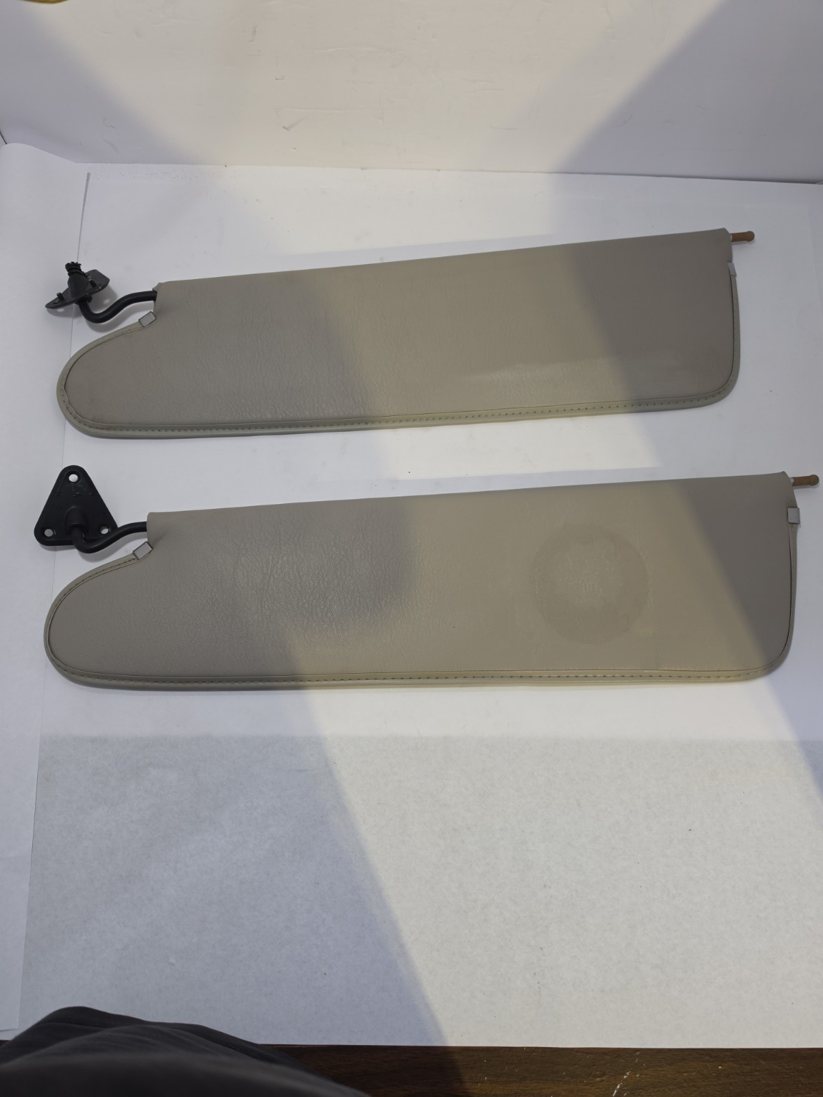 1998-2003 Dodge Ram Van Sun Visors Pair Light Beige Vinyl 1998-2003 Dodge Ram Van Sun Visors Pair Light Beige Vinyl