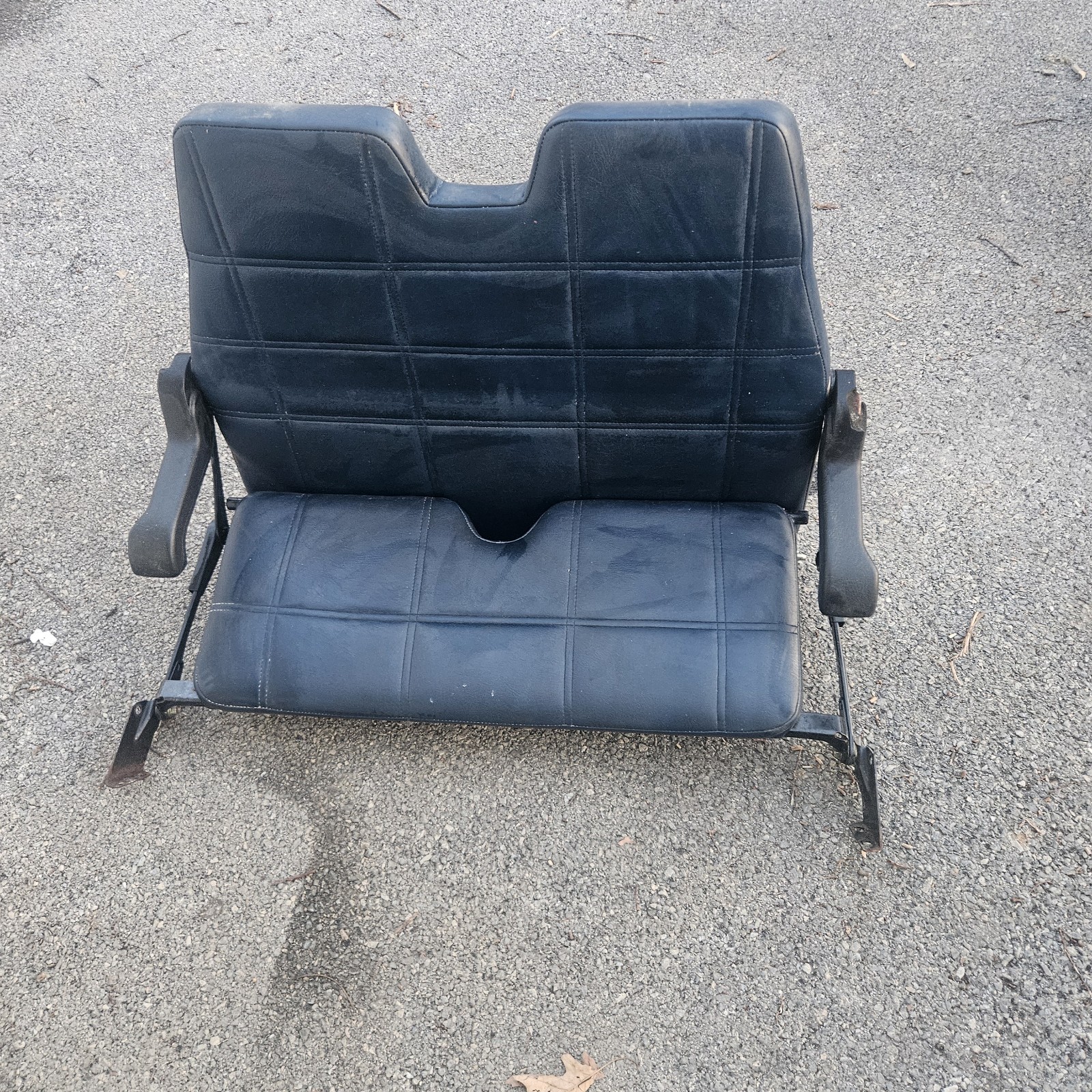 1988-91 Volvo 740 Wagon 3rd Row Booster Seat Assembly Blue RARE OEM 3529034 1988-91 Volvo 740 Wagon 3rd Row Booster Seat Assembly Blue RARE OEM 3529034