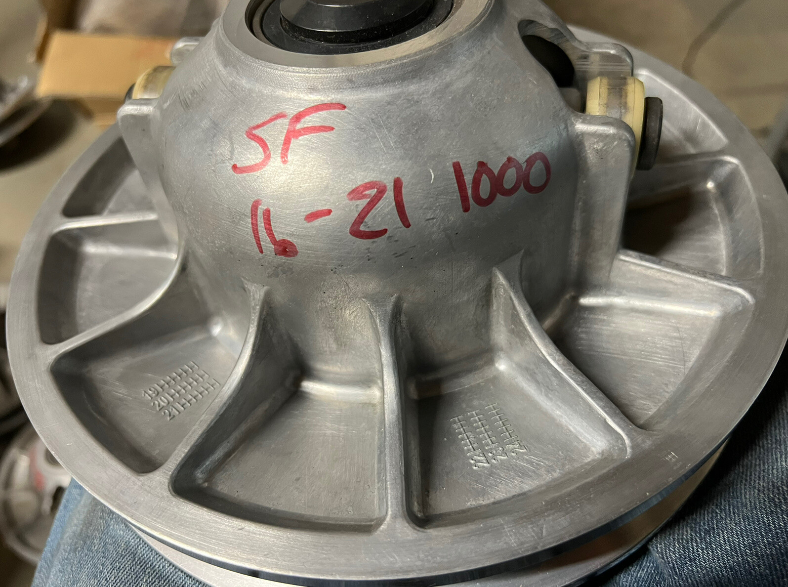 USED 2016+POLARIS RZR 1000 XP & S - SECONDARY DRIVEN CLUTCH Complete USED 2016+POLARIS RZR 1000 XP & S - SECONDARY DRIVEN CLUTCH Complete