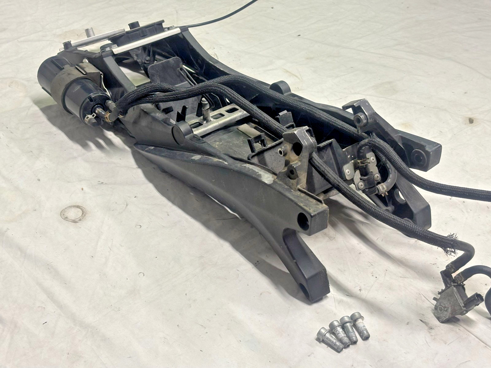 2008-2009 08 09 SUZUKI GSXR 600 750 OEM SUBFRAME ASSEMBLY REAR SUB FRAM STRAIGHT