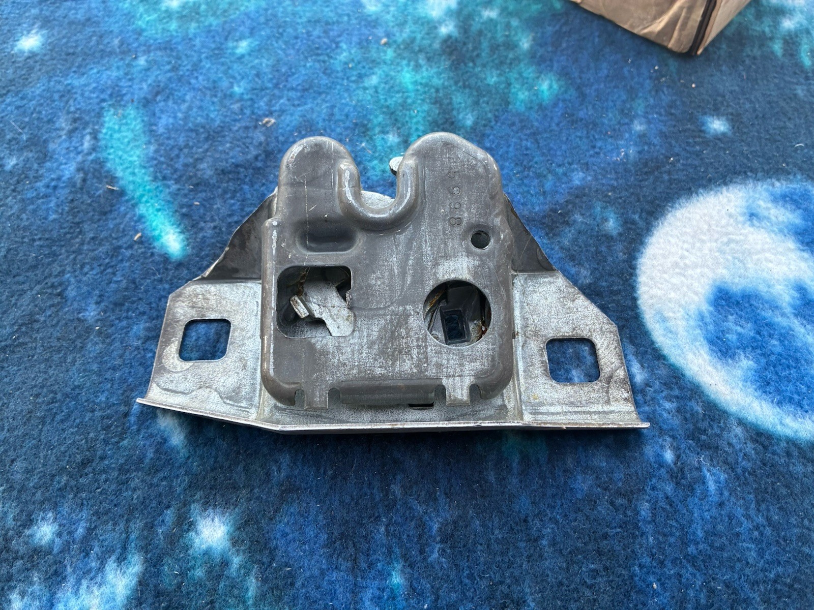 Rear Hatch Storage Latch Lock 81 - 94 OEM 1984 C4 Corvette nos gm 14049165 5998 Rear Hatch Storage Latch Lock 81 - 94 OEM 1984 C4 Corvette nos gm 14049165 5998