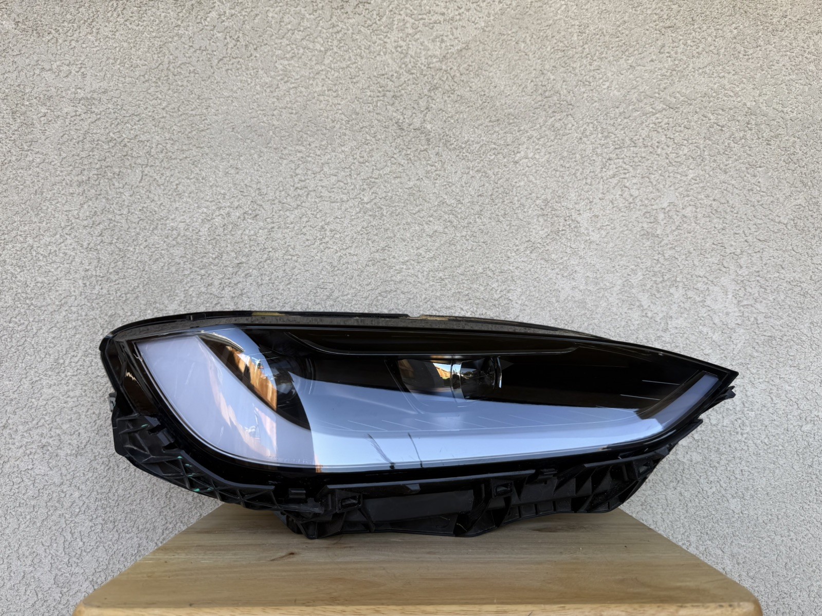 2022 2023 2024 2025 Tesla Model X Global LED Right Headlight Oem 1800041-00-C 2022 2023 2024 2025 Tesla Model X Global LED Right Headlight Oem 1800041-00-C