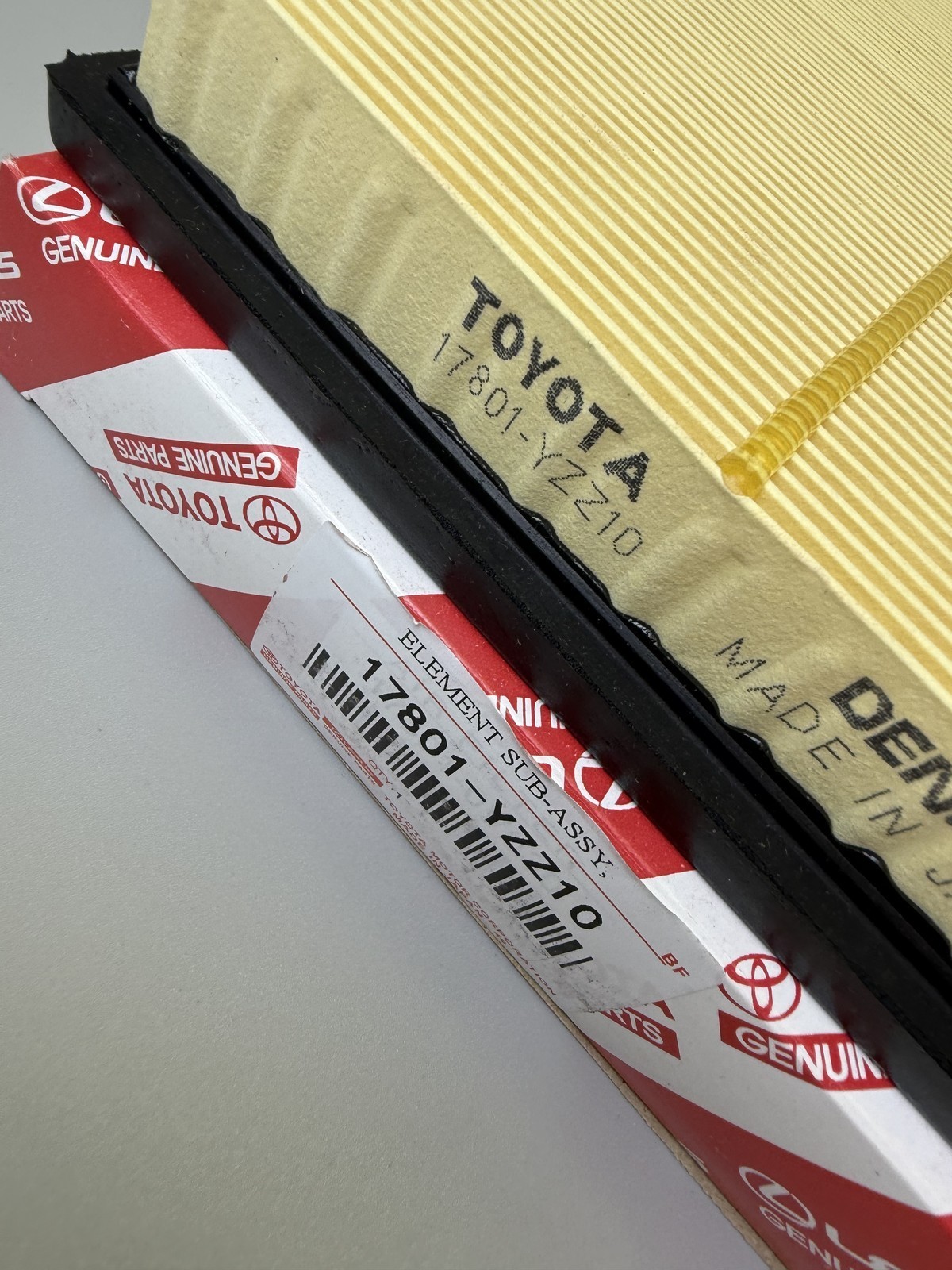 Genuine Toyota Engine Air Filter 17801-YZZ10 Camry RAV4 Avalon ES300h 2012-2018 Genuine Toyota Engine Air Filter 17801-YZZ10 Camry RAV4 Avalon ES300h 2012-2018