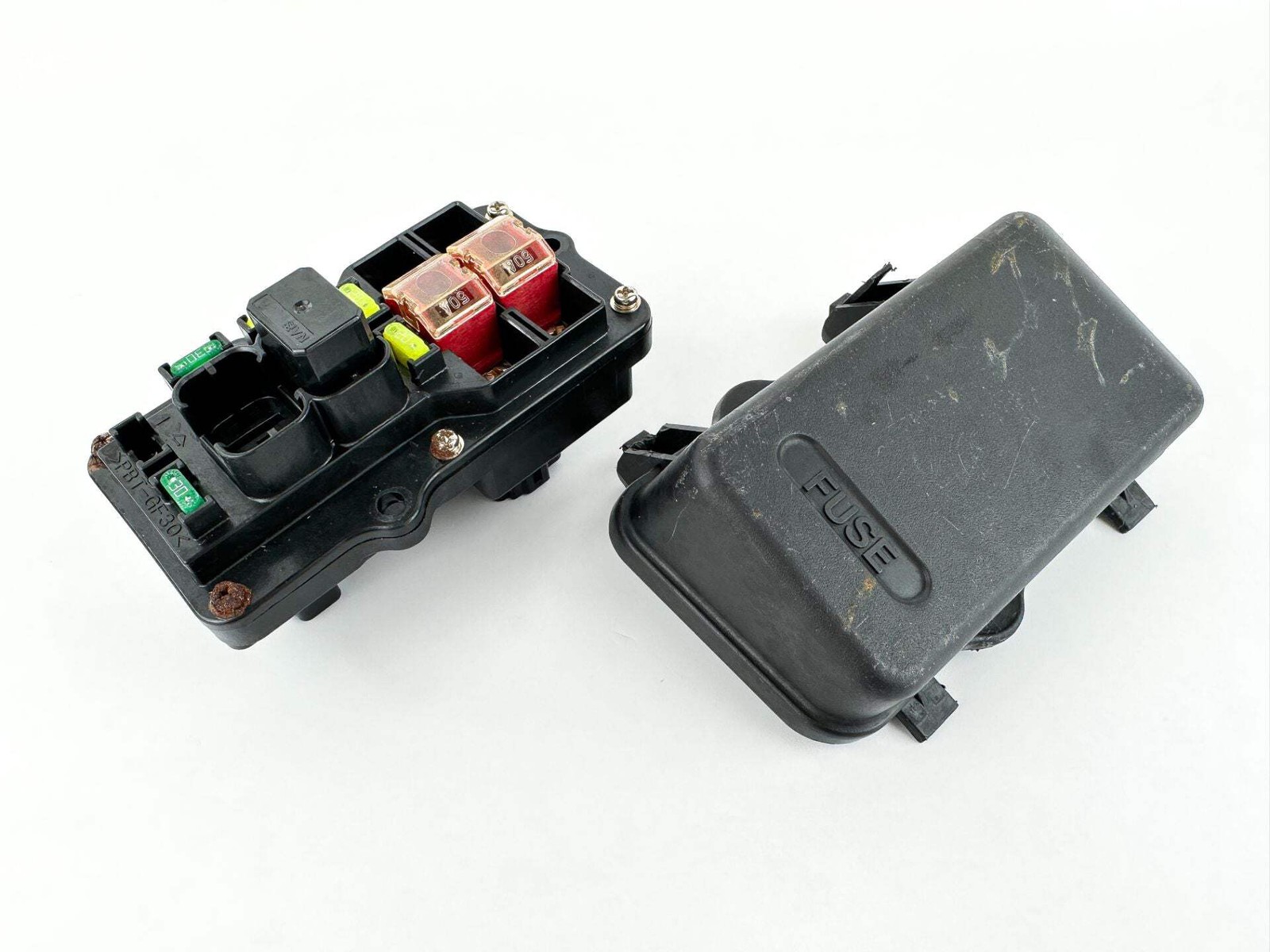 04-14 Yamaha 150HP 4 Stroke Outboard Fuse Box 63P-82170-00-00 Tested