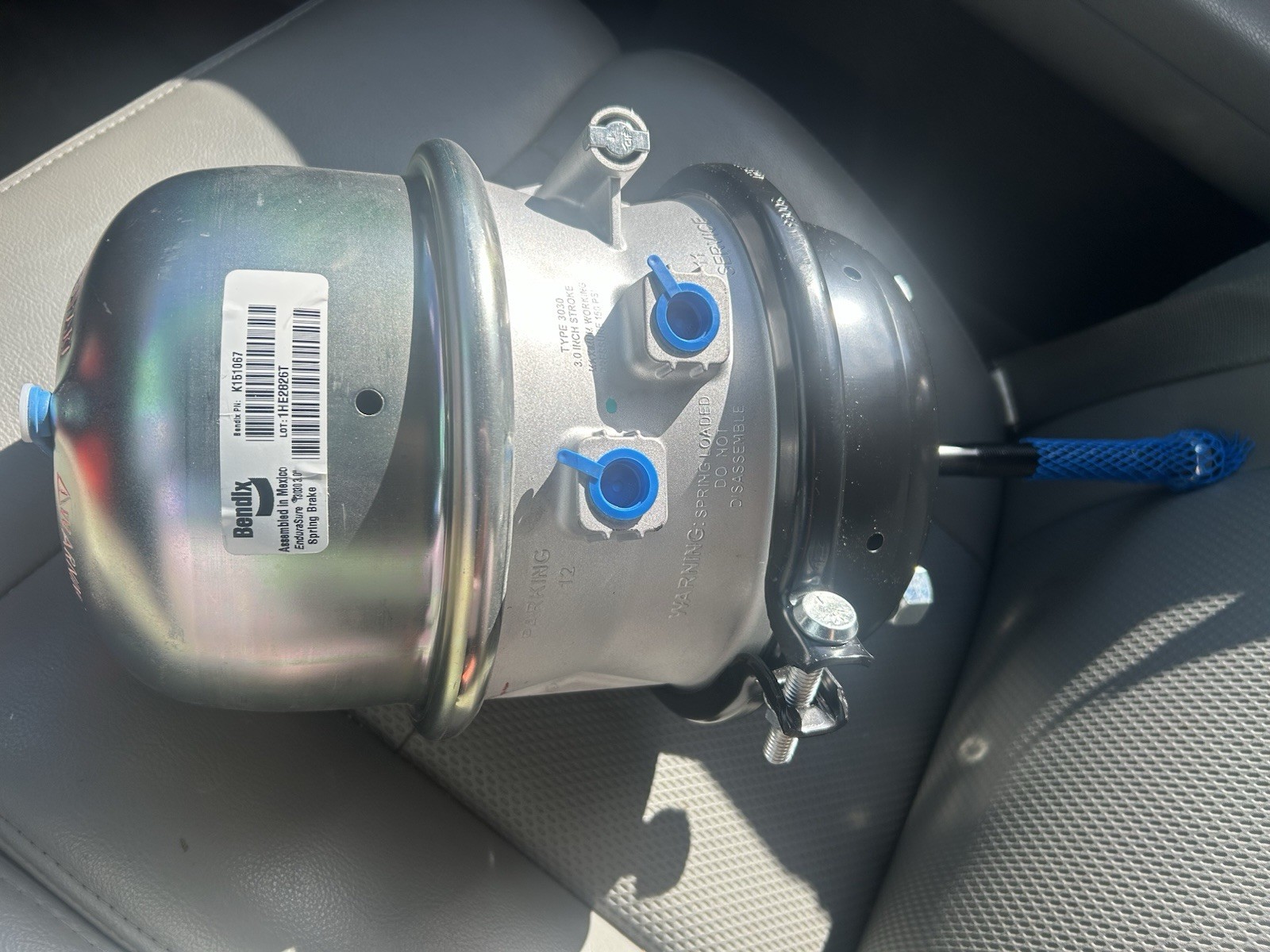 BENDIX K151067 SRPING BRAKE/ Brake Chamber Assy. OEM New In The Box. BENDIX K151067 SRPING BRAKE/ Brake Chamber Assy. OEM New In The Box.