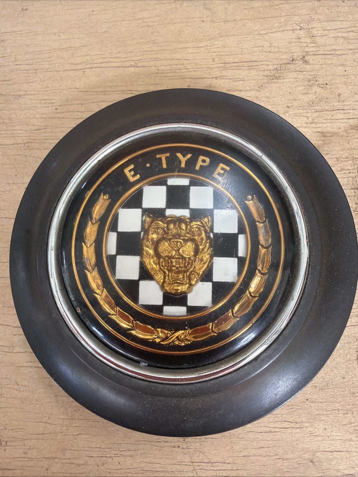 Original Jaguar XKE E-Type Series 1 Steering Wheel Horn Push Button C16070 OEM Original Jaguar XKE E-Type Series 1 Steering Wheel Horn Push Button C16070 OEM