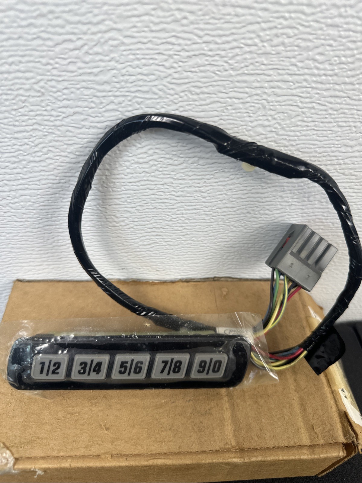 NOS Ford F58Z-14A626-A Keyless Entry Lock Pad 1995-1998 Windstar New Old Stock NOS Ford F58Z-14A626-A Keyless Entry Lock Pad 1995-1998 Windstar New Old Stock