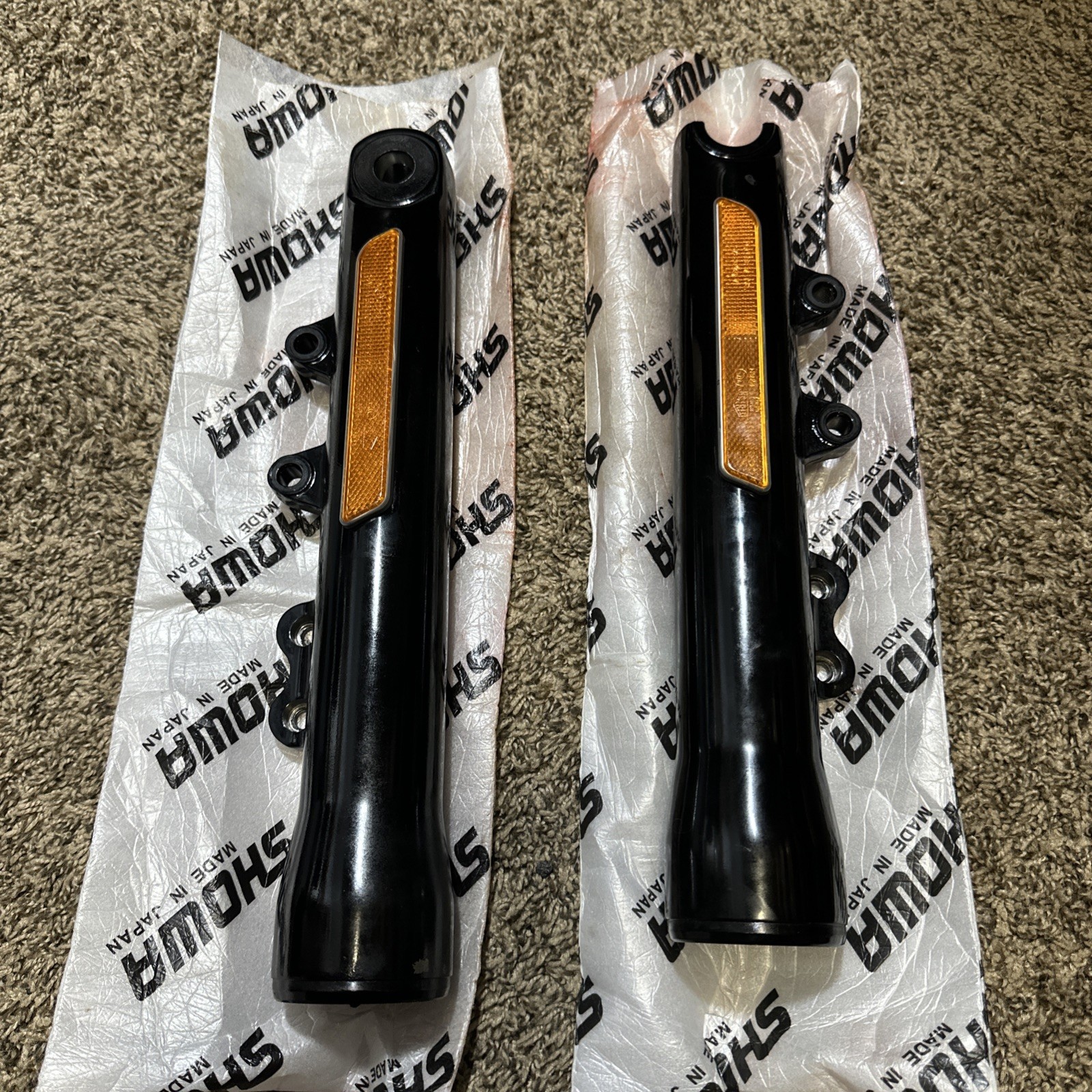 OEM HARLEY-DAVIDSON BLACK DYNA FAT BOB LOWER LEG FORK SLIDERS G5E5-80 L/R