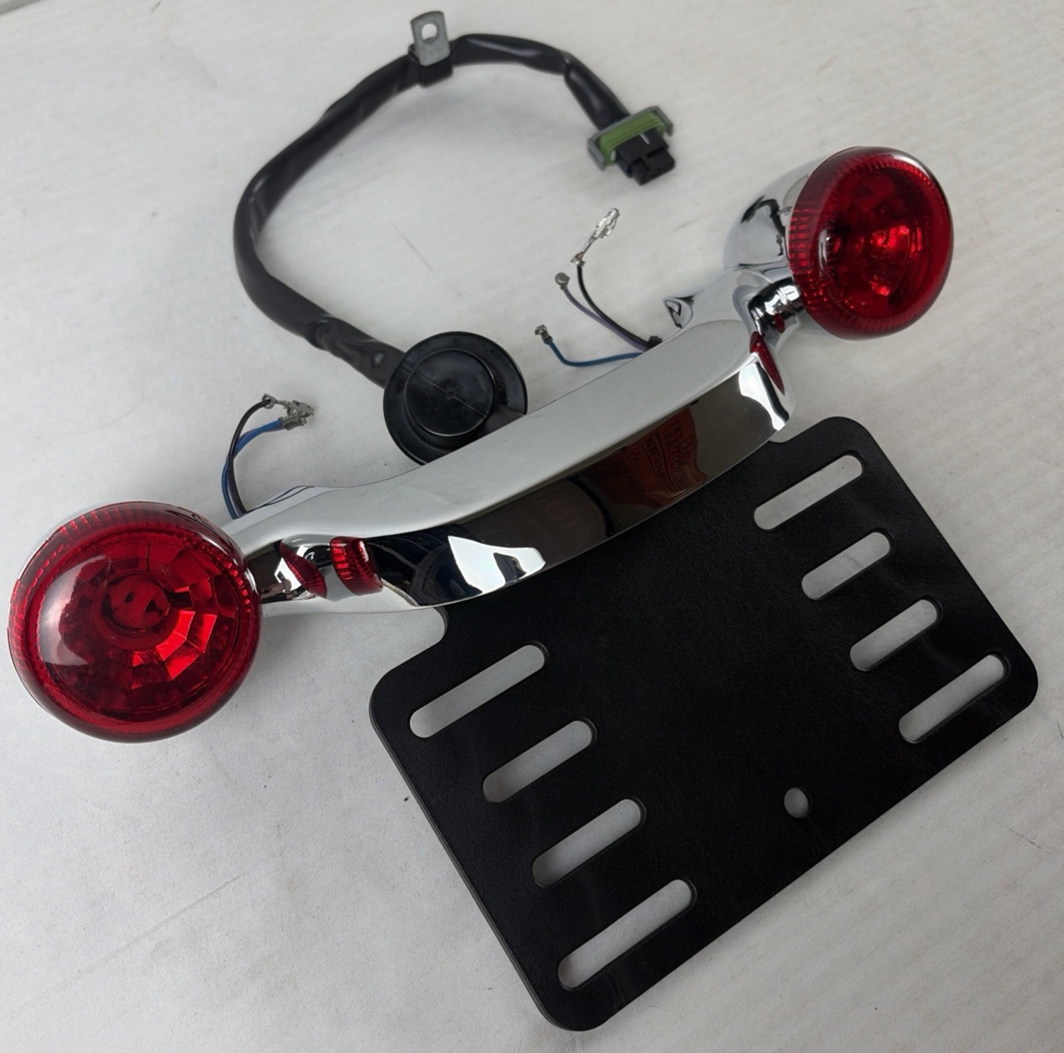 HARLEY 14-23 TOURING CHROME REAR TURN SIGNAL TAIL LIGHT BAR (NO BULBS) 73314-10