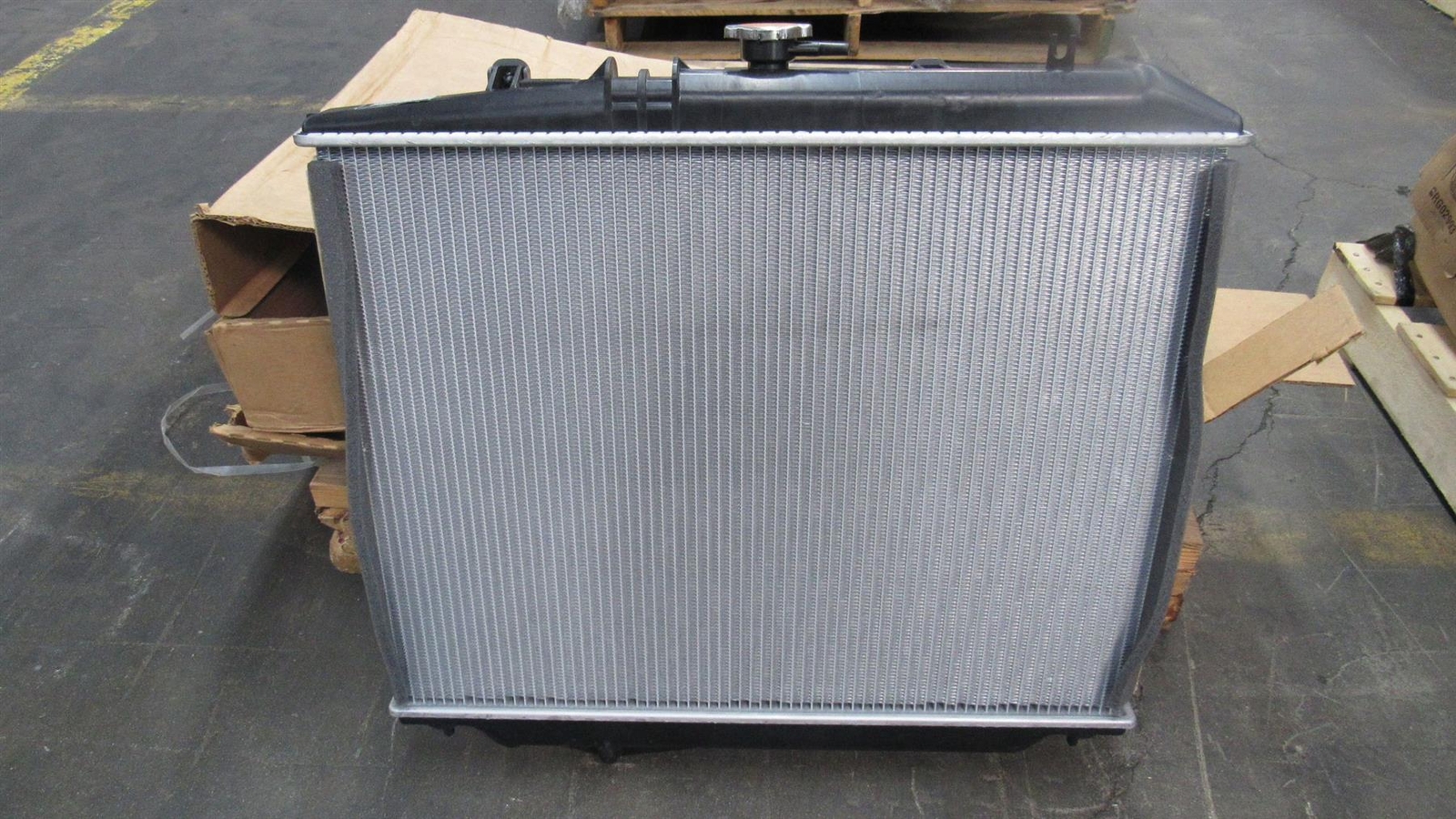 Original OEM Isuzu Radiator 97169955 8971699550 Original OEM Isuzu Radiator 97169955 8971699550