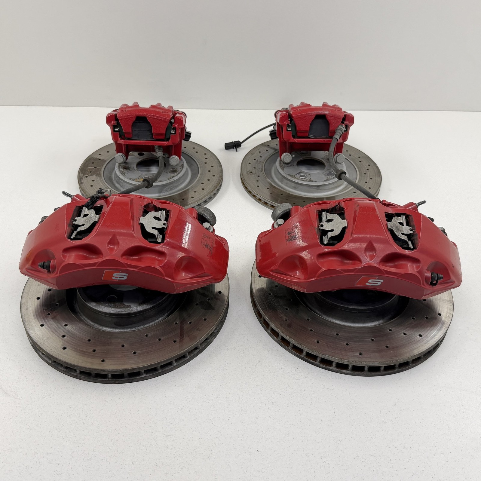 2018-2025 Audi S4 S5 6 Piston Akebono Brake Caliper Set With Rotors Red OEM 2018-2025 Audi S4 S5 6 Piston Akebono Brake Caliper Set With Rotors Red OEM