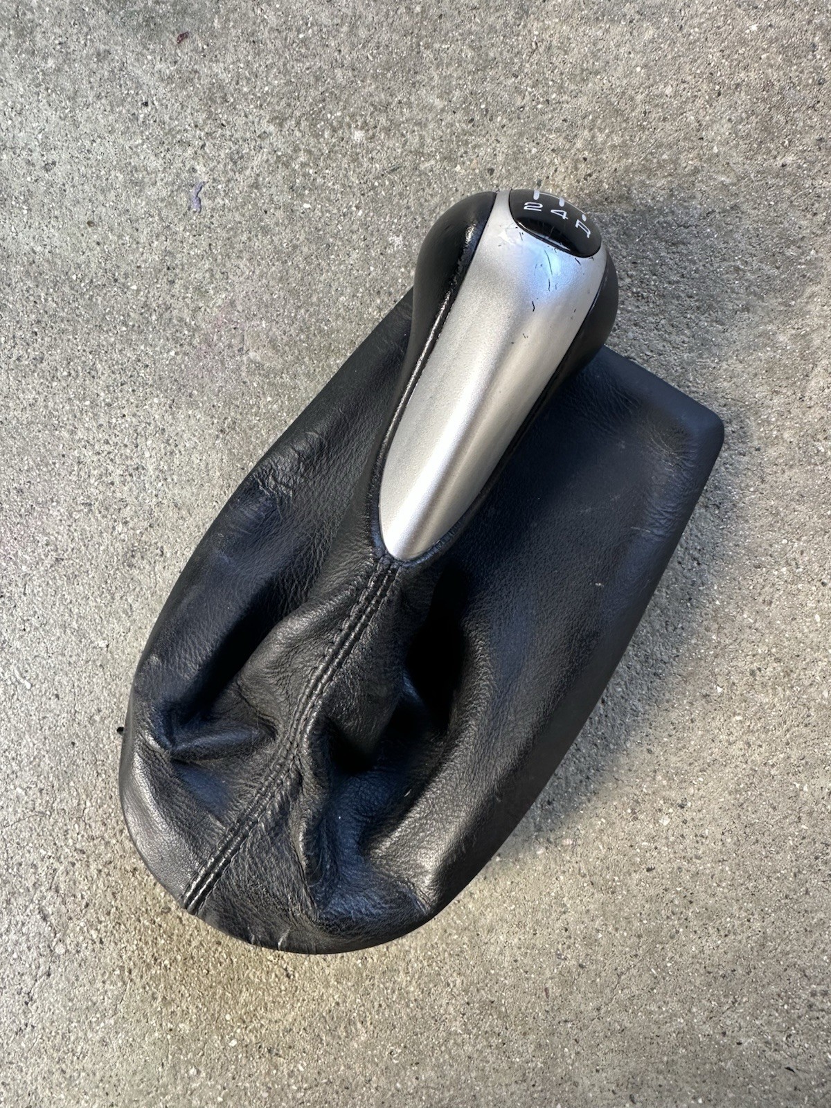 2000-2004 Porsche 911 Boxster 5 Speed Shift Knob Black Shift Boot Leather OEM 2000-2004 Porsche 911 Boxster 5 Speed Shift Knob Black Shift Boot Leather OEM