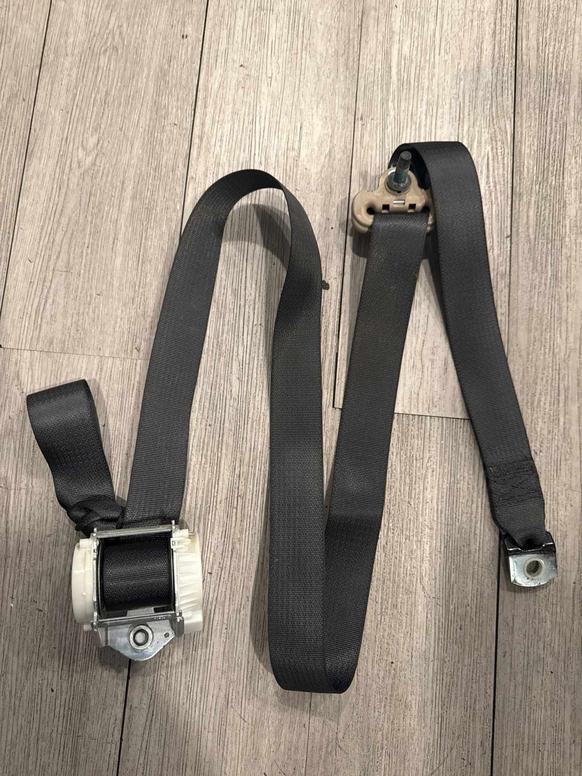 2019-2022 DODGE RAM 2500 RH SIDE SEAT BELT REAR OUTER OEM 5KP982X7AC