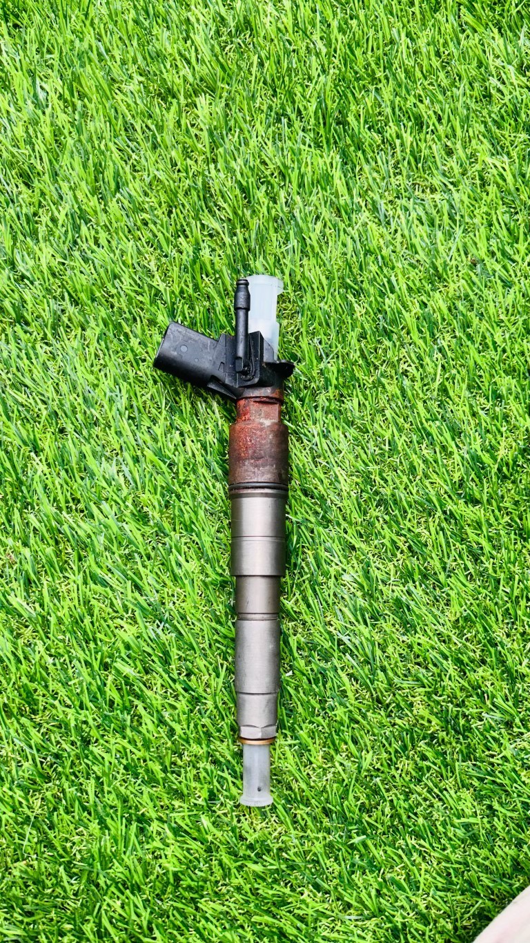 2009-2013 BMW E90 E70 X5 35D 335D M57 Diesel 3.0 Engine Fuel Injector OEM