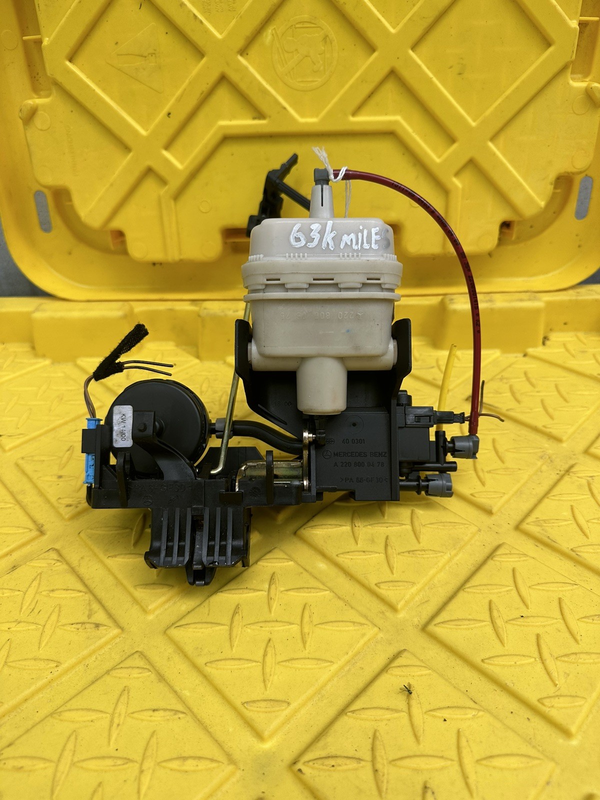 63k✅2000-2006 Mercedes W220 S430 Trunk Lid Lock Latch Assembly A2208000478 0EM 63k✅2000-2006 Mercedes W220 S430 Trunk Lid Lock Latch Assembly A2208000478 0EM