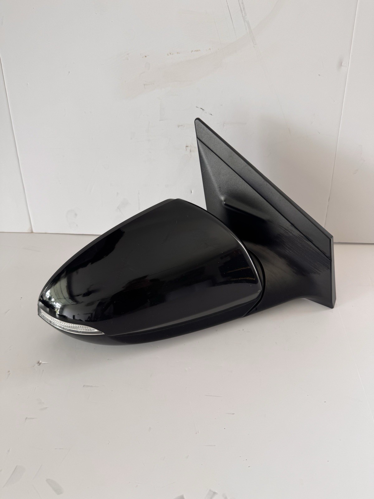 2017-2019 HYUNDAI IONIQ PASSENGER SIDE POWER MIRROR WITH BLIND SPOT OEM GENUINE 2017-2019 HYUNDAI IONIQ PASSENGER SIDE POWER MIRROR WITH BLIND SPOT OEM GENUINE