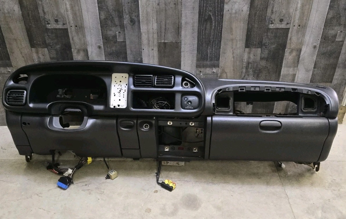 1998 98 Dodge RAM 1500 2500 Dashboard DASH CORE Structure Assembly Bezel AGATE 1998 98 Dodge RAM 1500 2500 Dashboard DASH CORE Structure Assembly Bezel AGATE