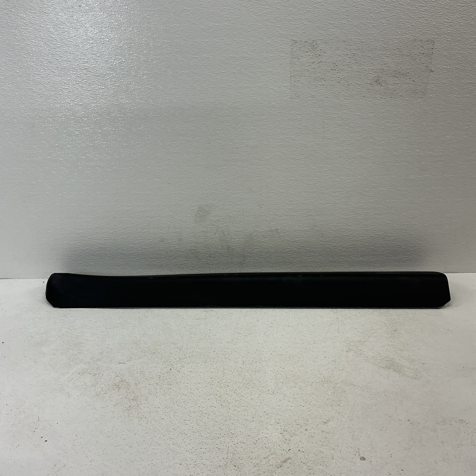 10-19  Ford Taurus Front Driver Door Lower Trim Molding new OEM AG1Z-5420879-AA