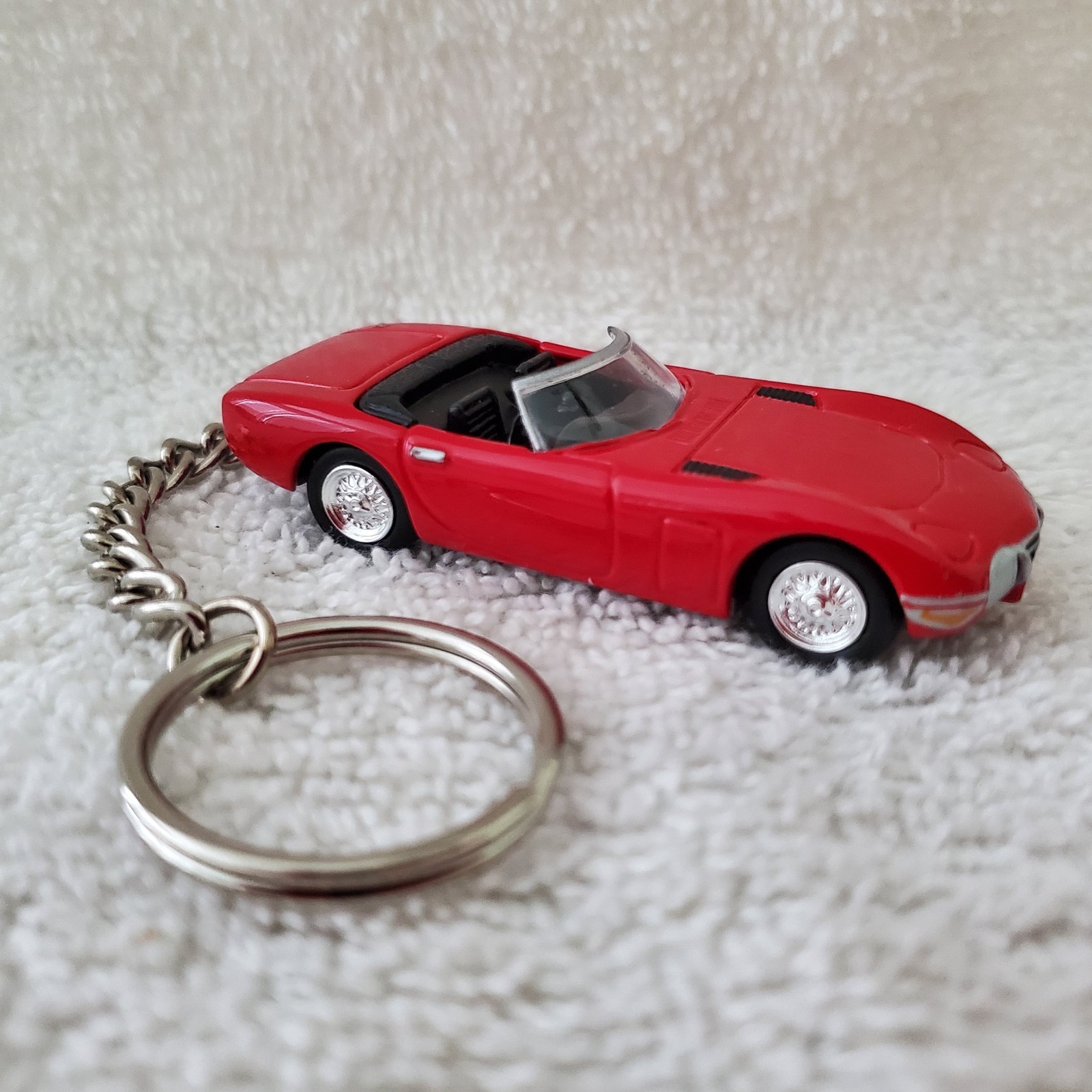 Keychain 1967 Toyota 2000GT 2000 GT Convertible Red  '67 Rare Key Chain
