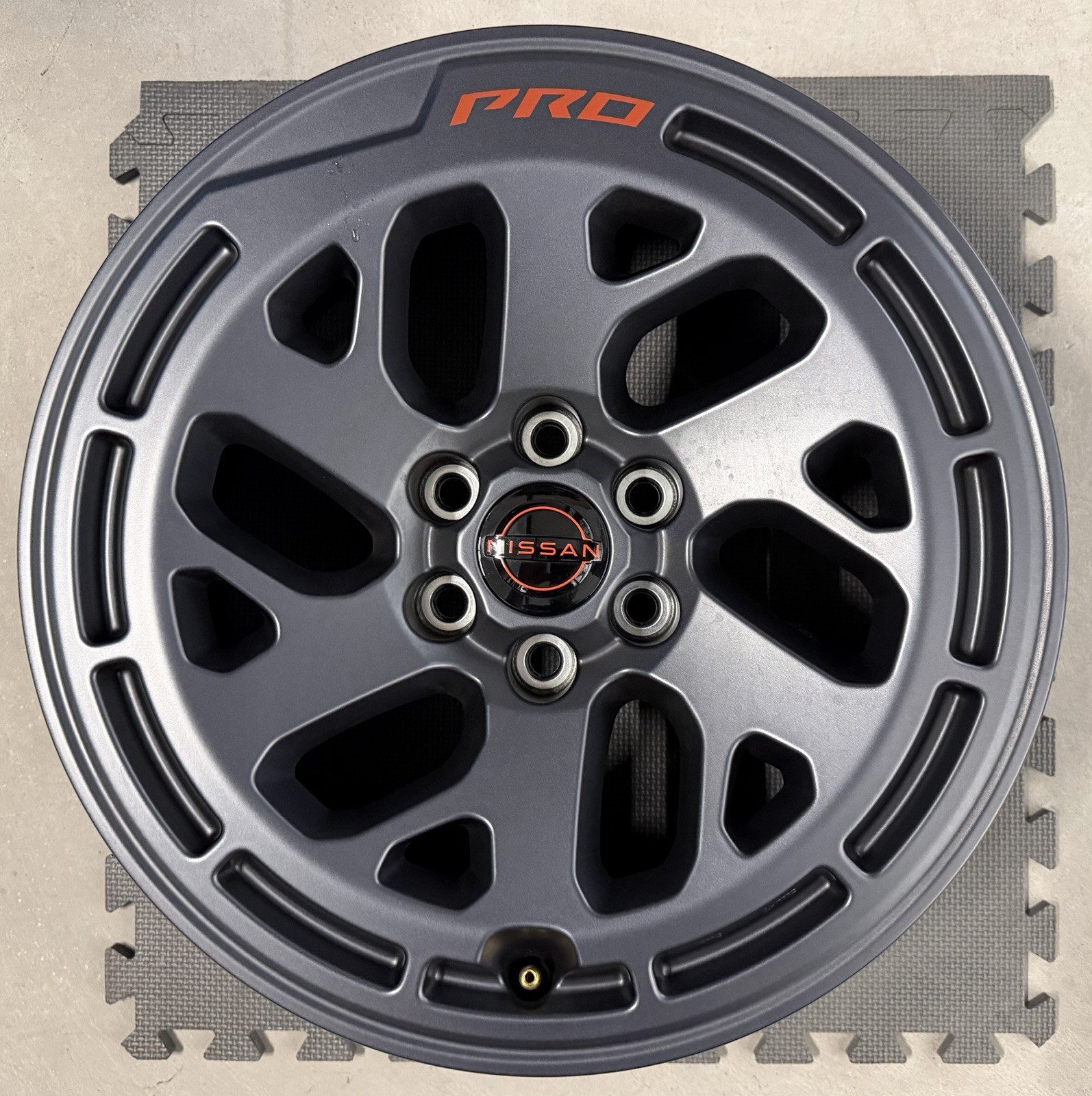 2025 2026 Nissan Frontier Pro-4X Factory OEM Alloy Wheel Rim 17” NEAR NEW 62270
