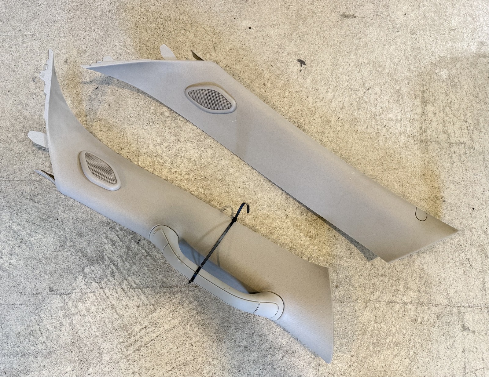 2007-2013 Chevy Silverado Tahoe Yukon Sierra A-pillar Trim Gray Interior OEM 2007-2013 Chevy Silverado Tahoe Yukon Sierra A-pillar Trim Gray Interior OEM