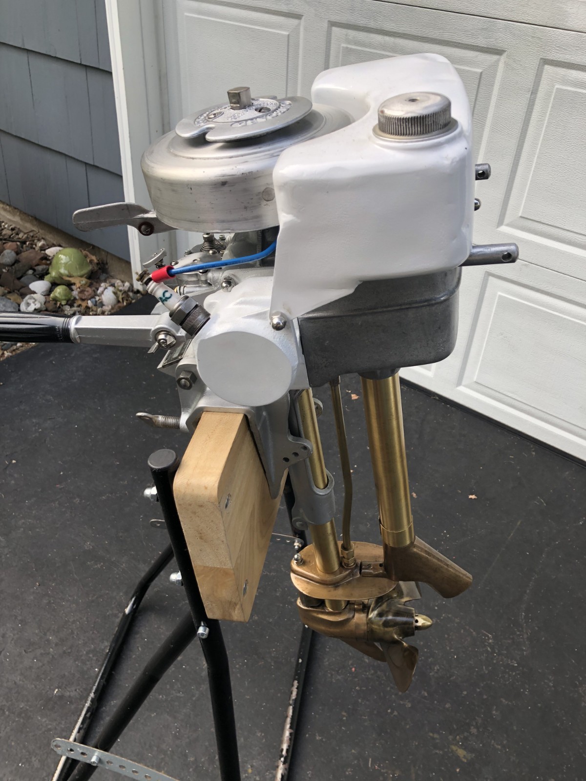 VINTAGE ANTIQUE OUTBOARD BOAT MOTOR, ENGINE, MANCAVE, SHESHED, GEARHEAD,NEPTUNE VINTAGE ANTIQUE OUTBOARD BOAT MOTOR, ENGINE, MANCAVE, SHESHED, GEARHEAD,NEPTUNE