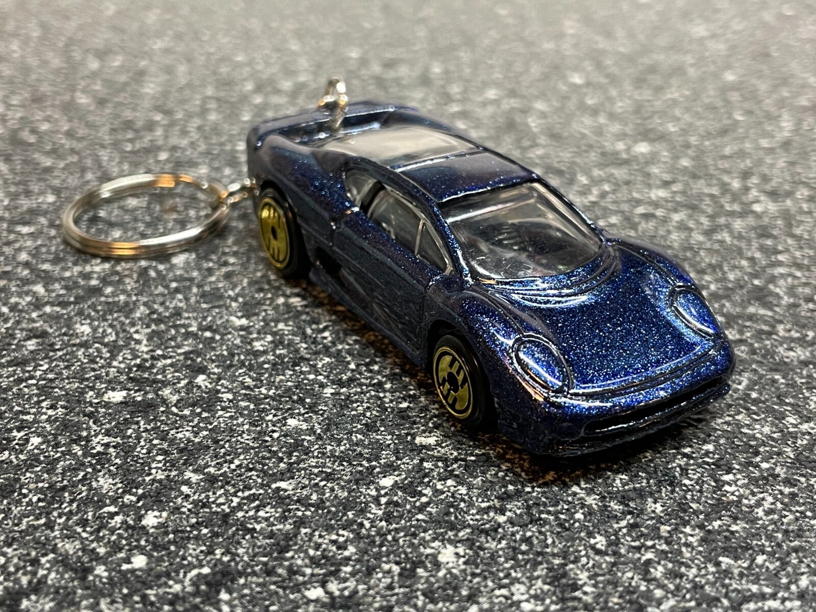 Jaguar XJ220 Custom Keychain Matchbox Hot Wheels Car Jaguar XJ220 Custom Keychain Matchbox Hot Wheels Car