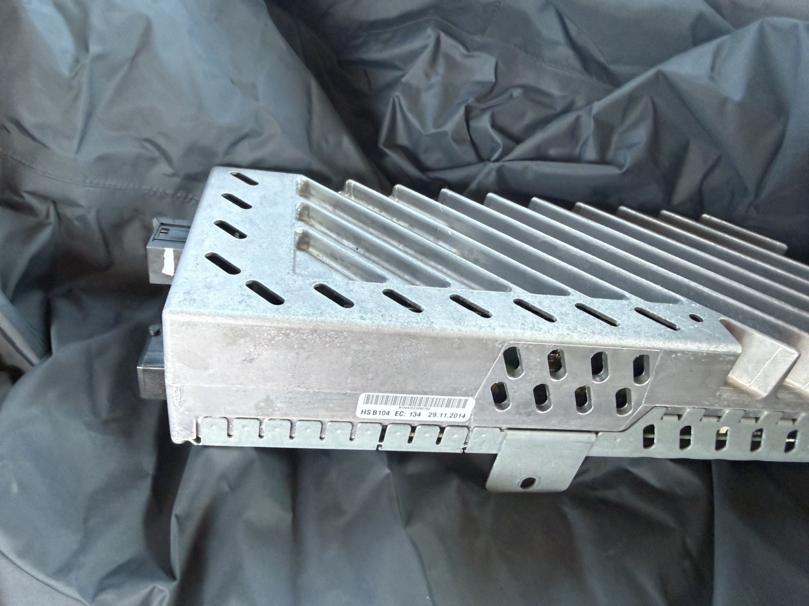 2013 - 2018 BMW F30 F32 F36 F80 M3 M4 - Harman Kardon Amplifier / AMP 9366164 2013 - 2018 BMW F30 F32 F36 F80 M3 M4 - Harman Kardon Amplifier / AMP 9366164