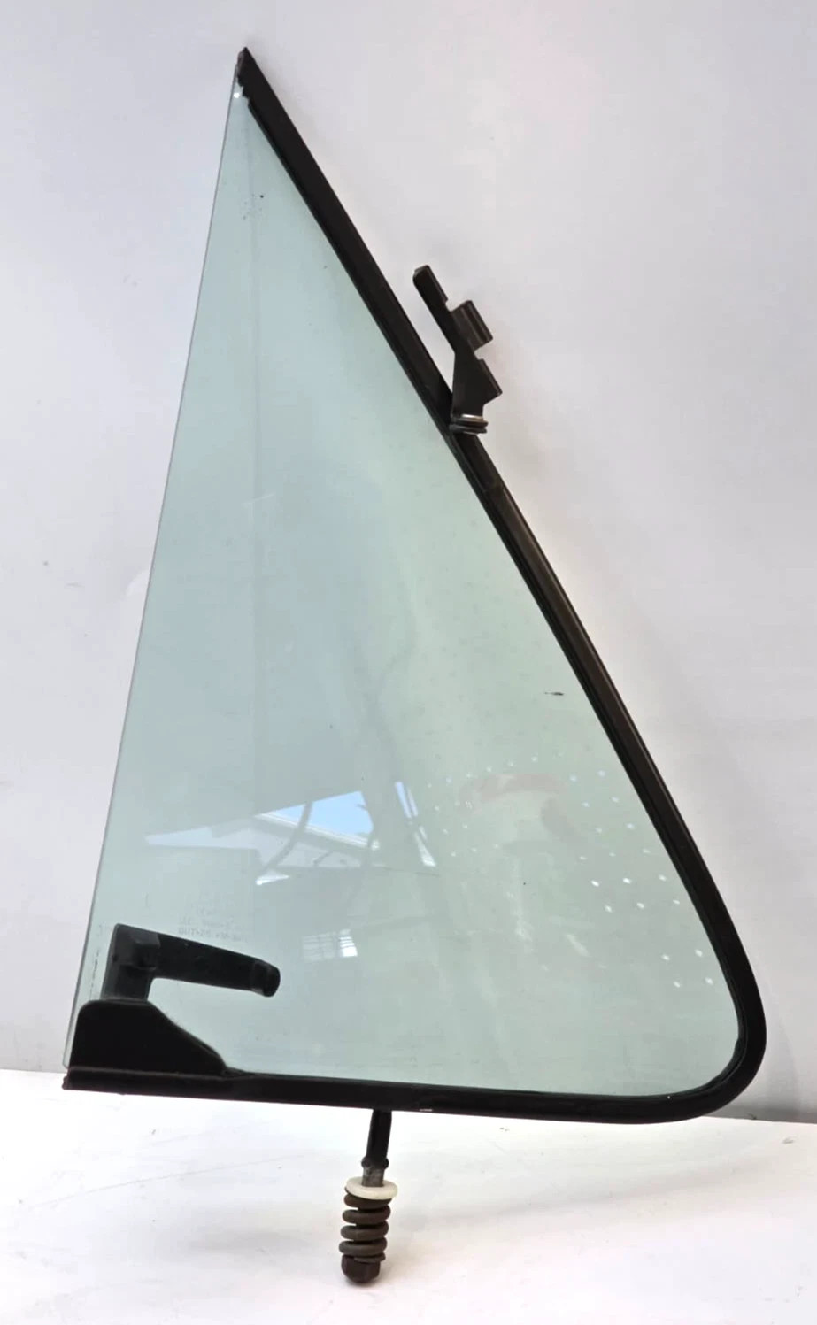 Ford F-150 F-250 F-350 Bronco 1992-1997 Right RH vent glass wing window OEM