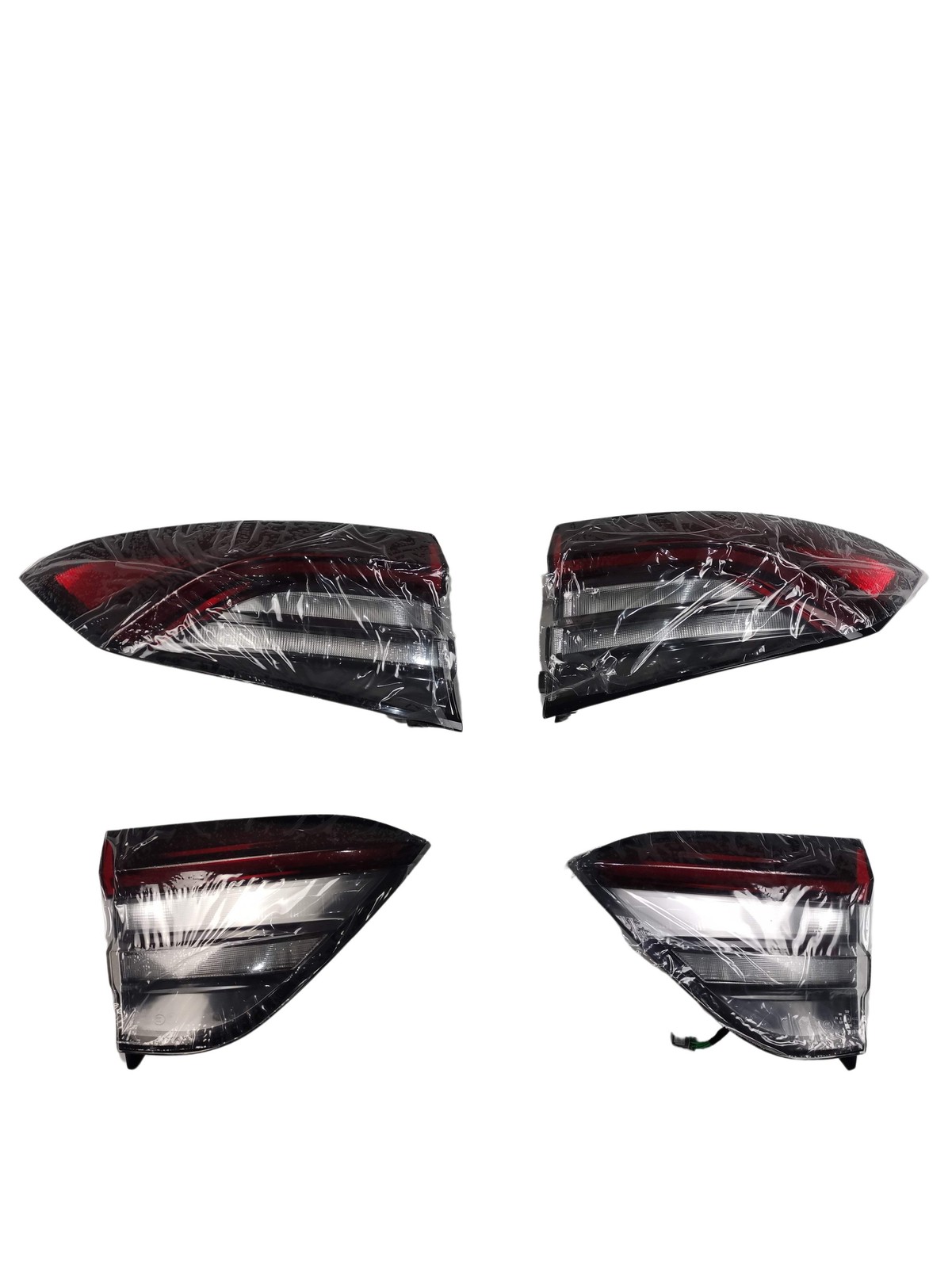 Maserati Trofeo Black Levante Rear Tail Light Set Posterior OEM 670155105