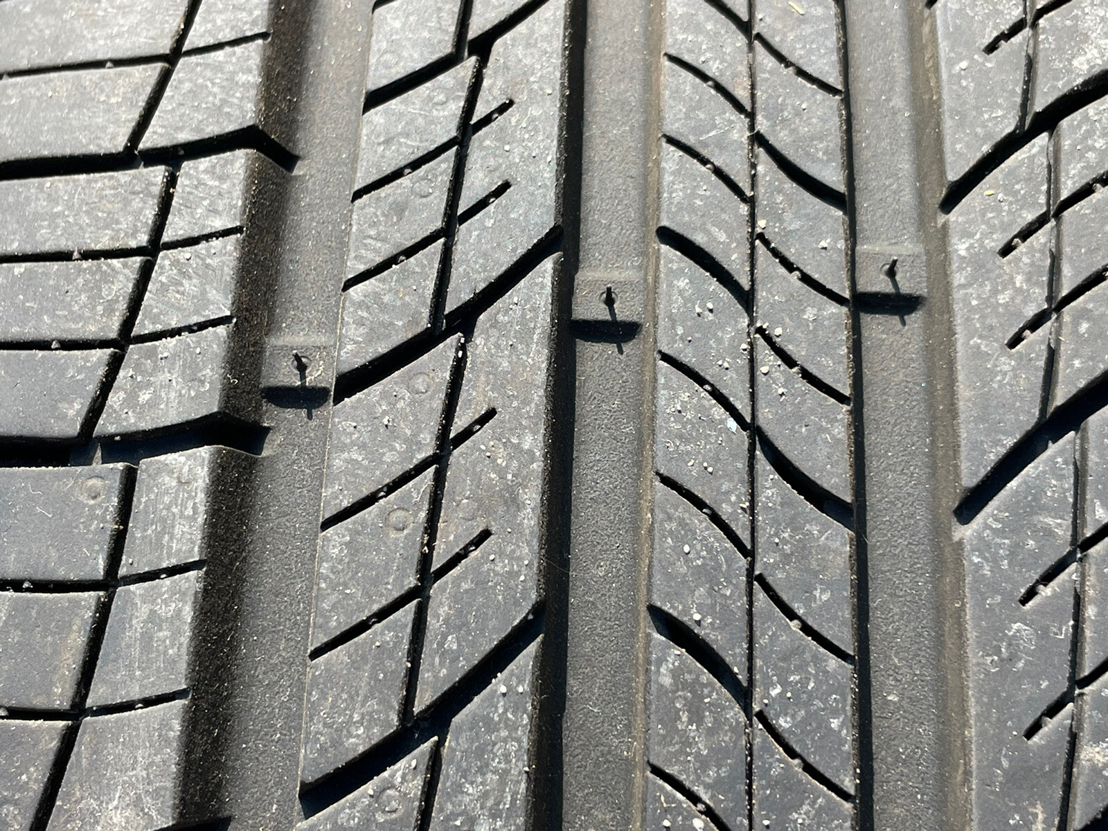 🔥 Set of 2 • Used Hankook Dynapro HP2 • 235 60 R18 • 107V • Date 2022 • Read~ 🔥 Set of 2 • Used Hankook Dynapro HP2 • 235 60 R18 • 107V • Date 2022 • Read~