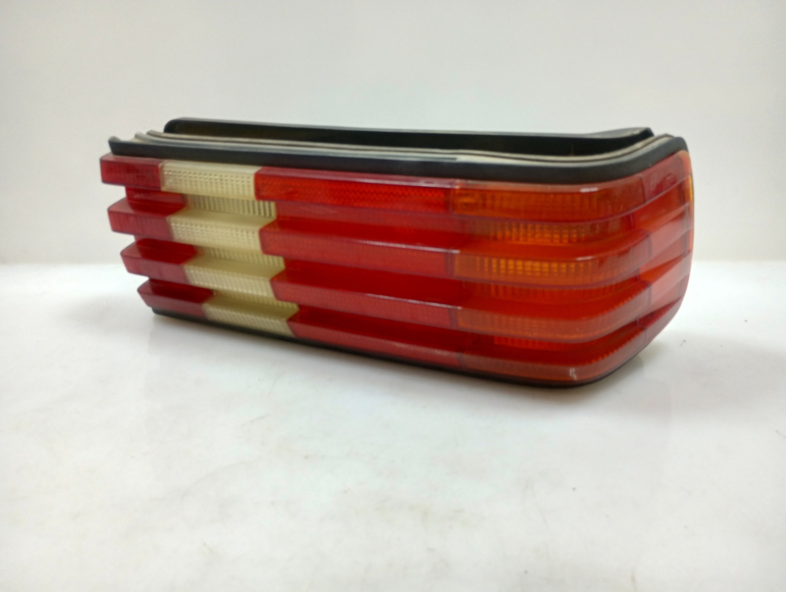 86-91 OEM MERCEDES W126 420SEL Taillight Brake Stop Right Passenger Rear RH 86-91 OEM MERCEDES W126 420SEL Taillight Brake Stop Right Passenger Rear RH