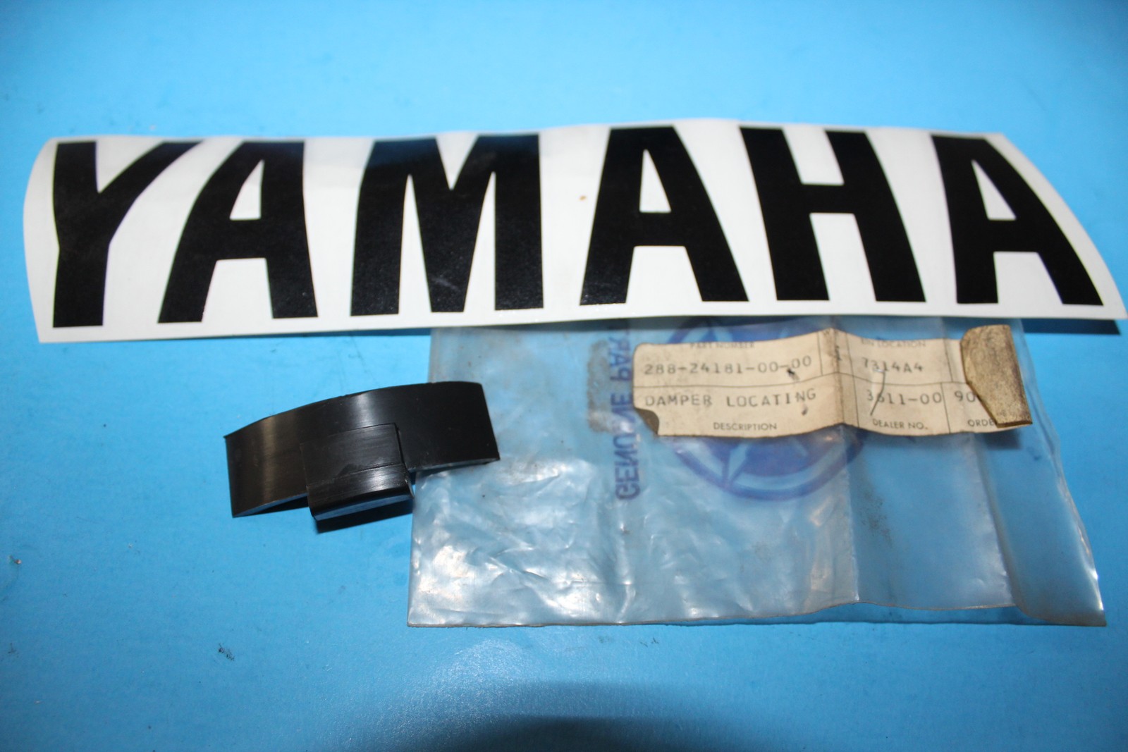 NOS YAMAHA 1971 JT1 1972 JT2 Fuel Gas Tank Locating Damper OEM # 288-24181-00-00