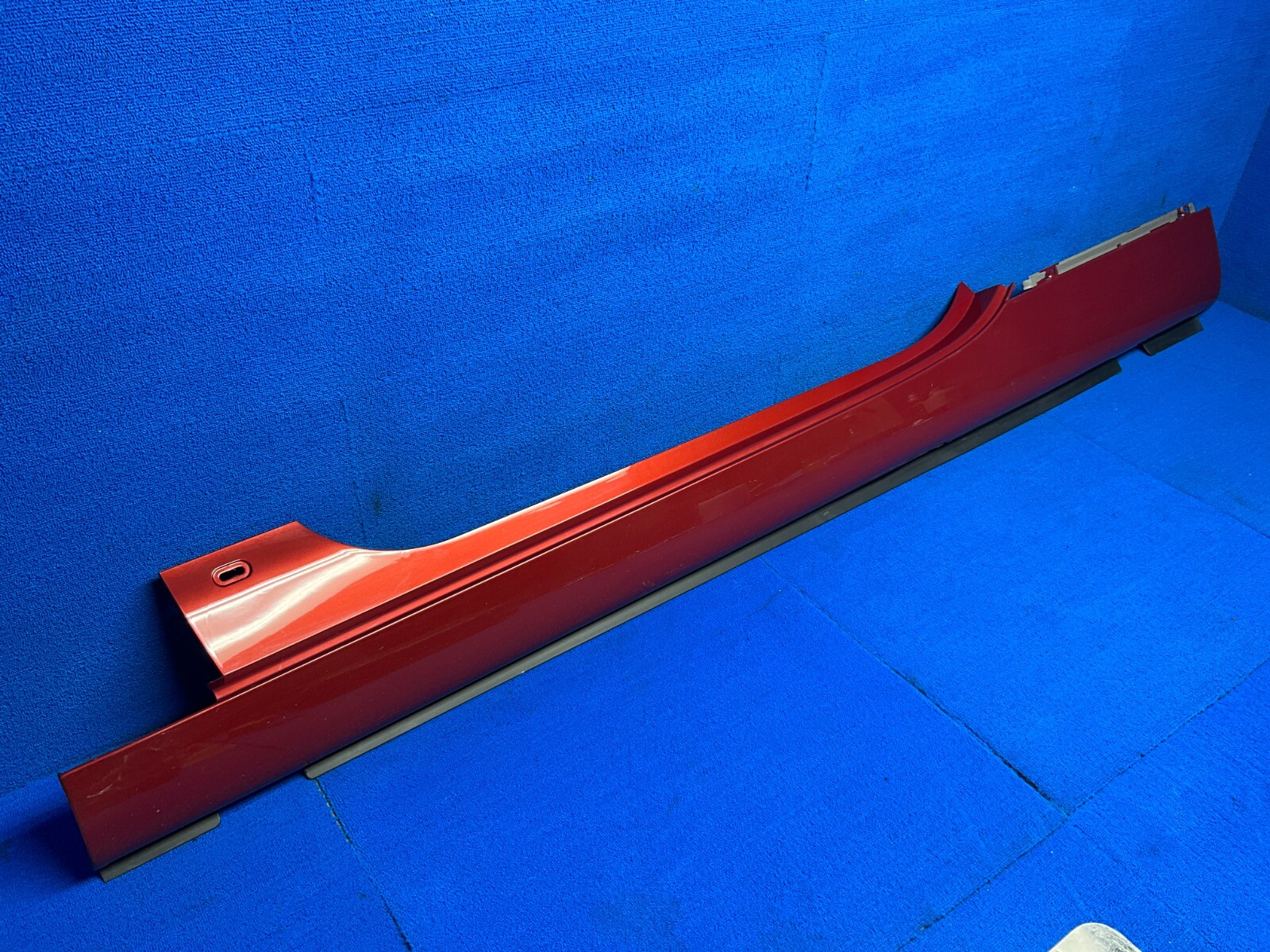 2007 - 2010 BENTLEY CONTINENTAL GTC LEFT DRIVER SIDE SKIRT ROCKET PANEL RED OEM