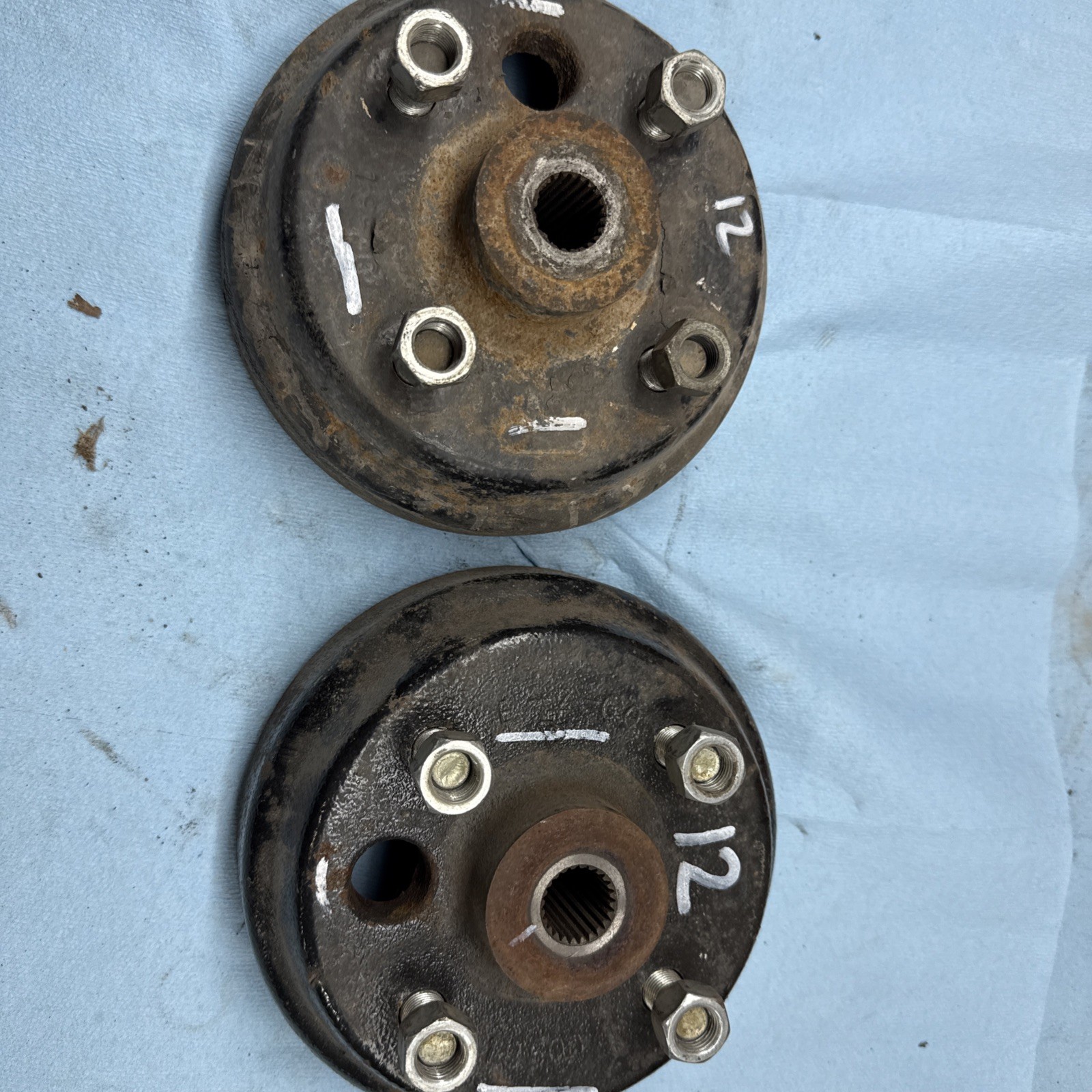 VINTAGE 1980’s - 1990’s EZGO MARATHON Rear Wheel Hubs Brake Drums 24 Spline 12 VINTAGE 1980’s - 1990’s EZGO MARATHON Rear Wheel Hubs Brake Drums 24 Spline 12