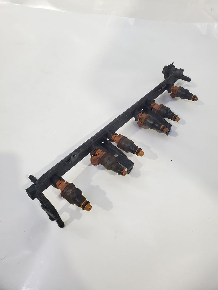 1986 Volkswagen Golf OEM Fuel Injector Rail 0211333171