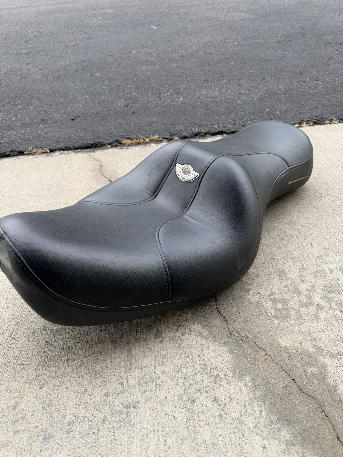 Genuine Harley 883 1200 100th Anniversary 2003 Seat XL883 XL 51041-03 Sportster Genuine Harley 883 1200 100th Anniversary 2003 Seat XL883 XL 51041-03 Sportster