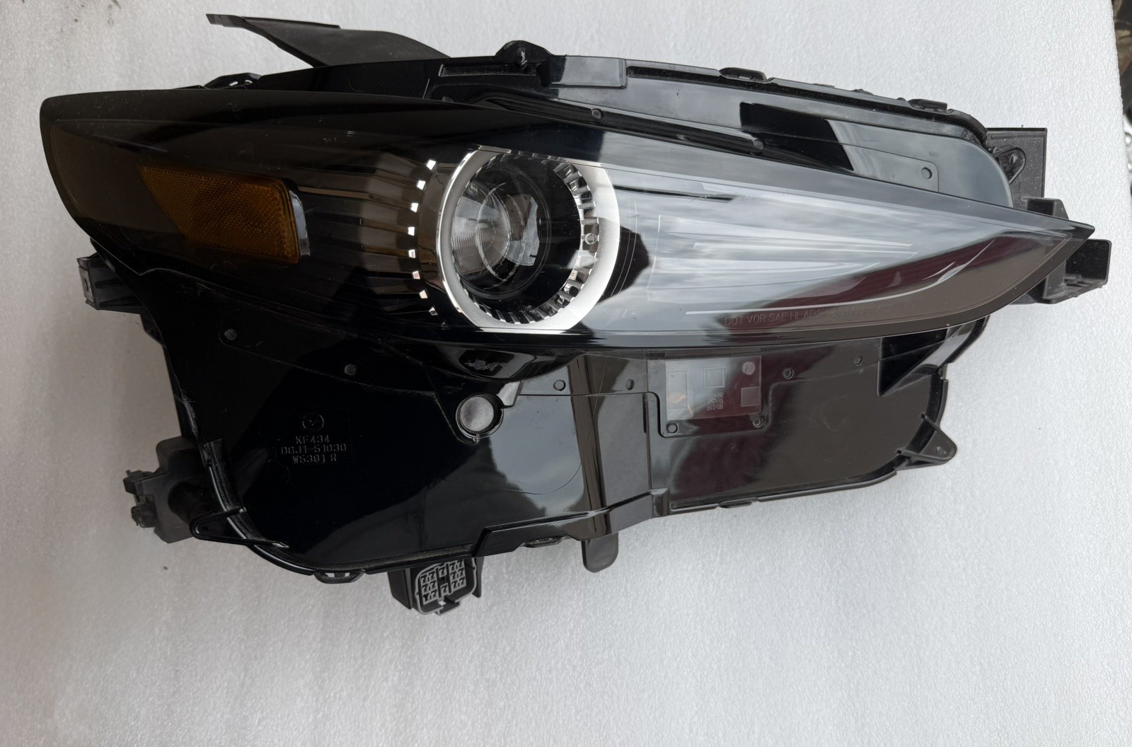 2020-2024 MAZDA CX-30 HEADLIGHT OEM RIGHT PASSENGER LED SIDE NON AFS DGJ1-51030 2020-2024 MAZDA CX-30 HEADLIGHT OEM RIGHT PASSENGER LED SIDE NON AFS DGJ1-51030